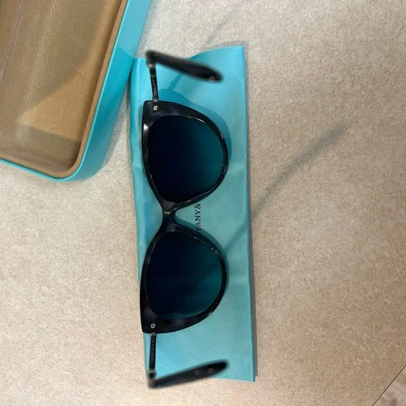 TF4143B Sunglasses by Tiffany™ display picture 1